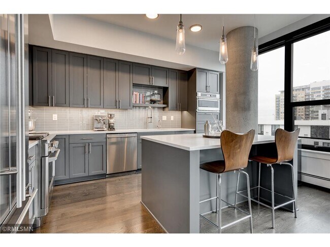 Foto del edificio - 740 Portland Ave S