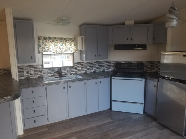 Foto del edificio - 3706 Old Route 100, Unit Mobile Home