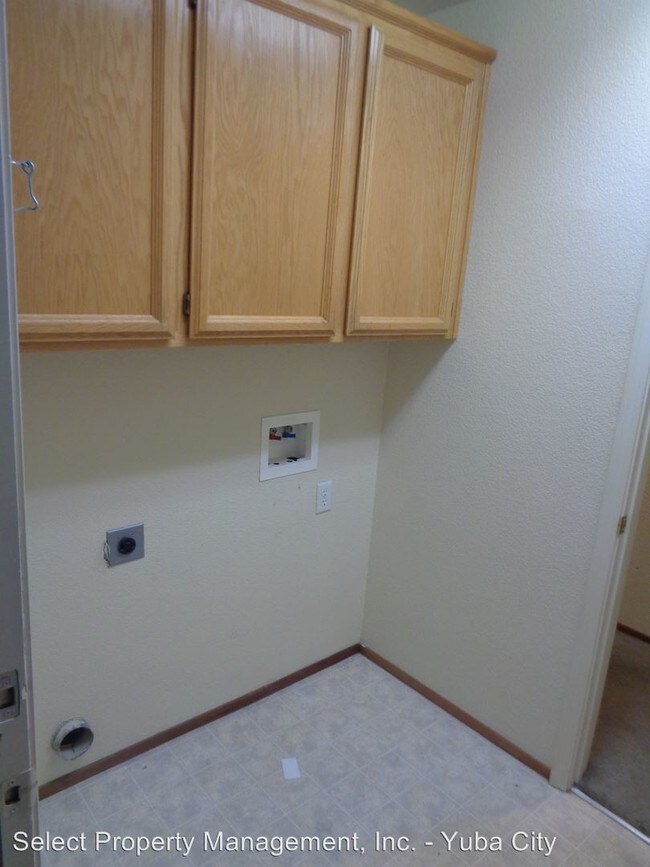 Building Photo - 3 br, 2 bath House - 1080 Courtyard Drive