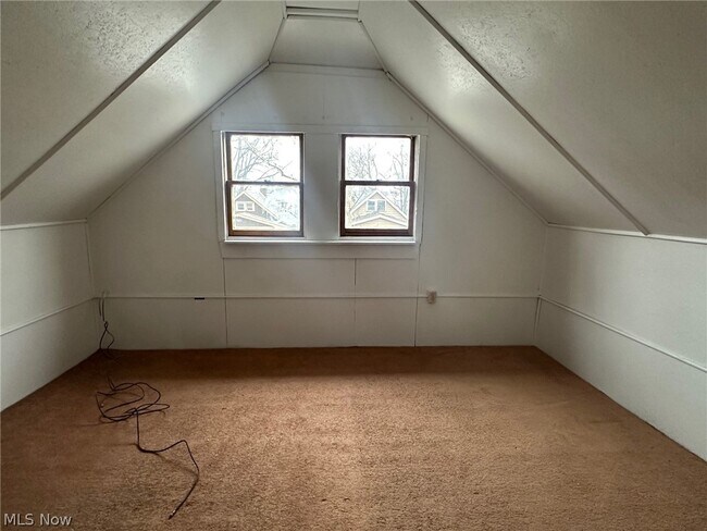 Foto del edificio - 1764 Algonac Rd