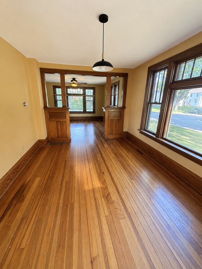 Foto del edificio - 223 Highland Ave