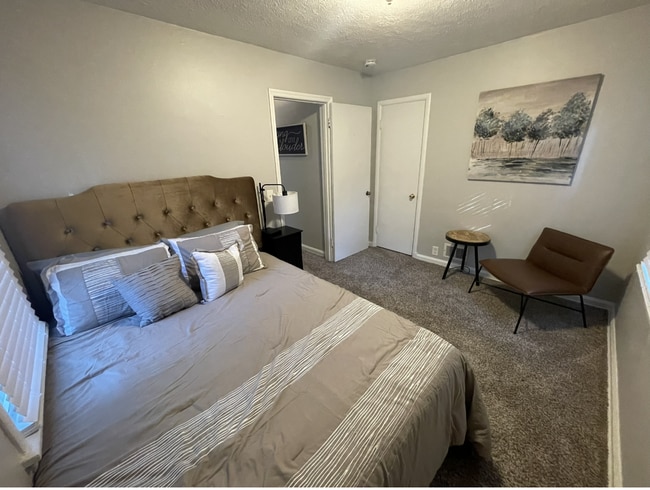 Building Photo - 627 N 41st St