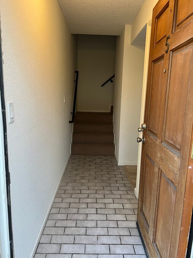 Foto del edificio - 1229 Viola Ave