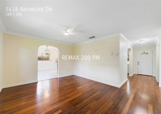Foto del edificio - 5418 Ardmore Dr