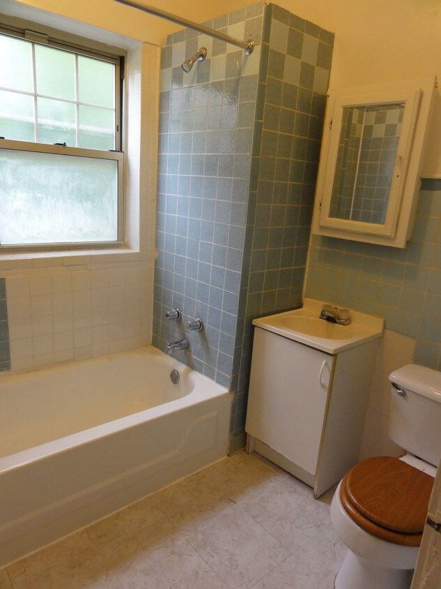 Foto principal - 6701 S Merrill Ave
