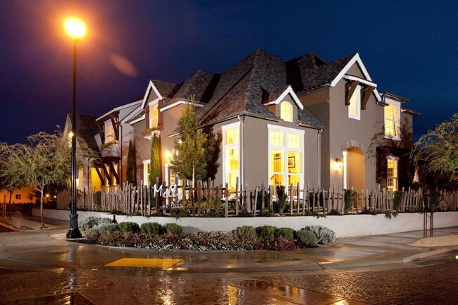 Building Photo - Beautiful Home awaits at Molly's Walk-Rose...