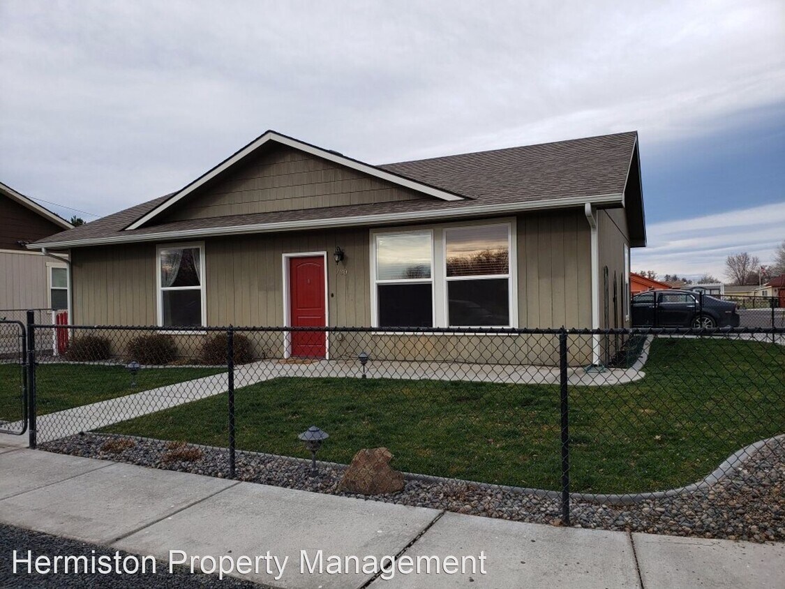 730 Castle Pl, Stanfield, OR 97875 House Rental in Stanfield, OR