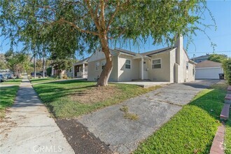 Building Photo - 3054 N Frederic St