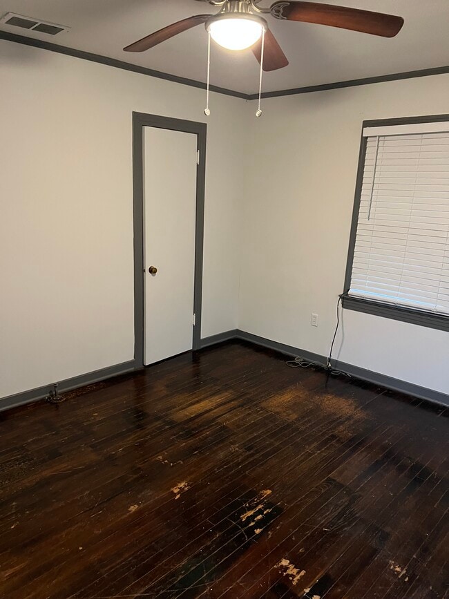 Building Photo - 2446 Balis Dr