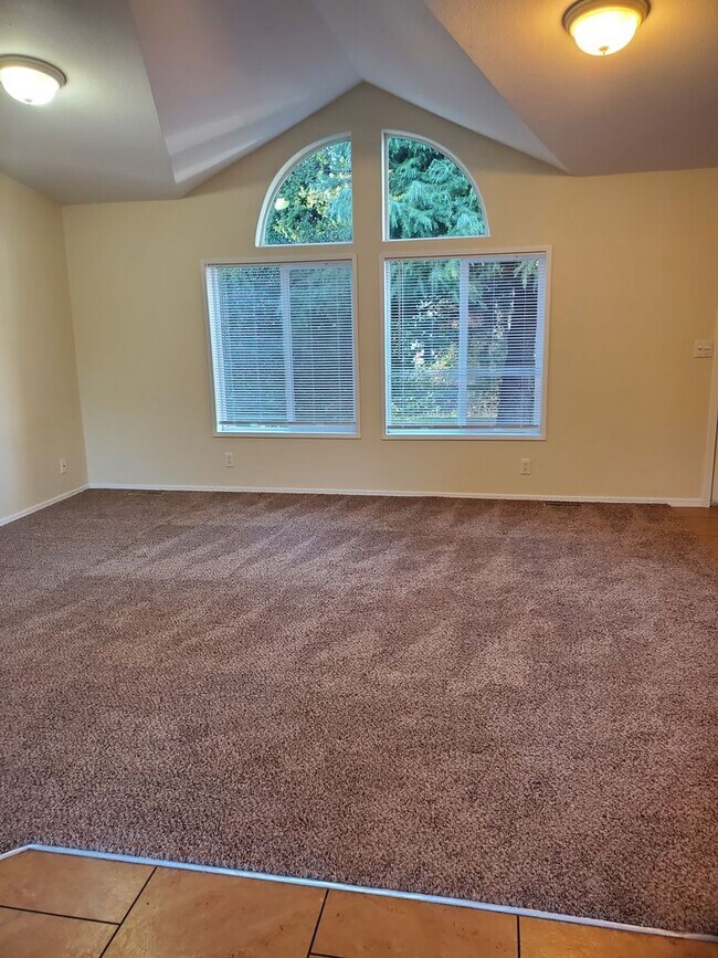 Foto del edificio - Spacious 3 Bd., 2 Ba near Blaine State Park