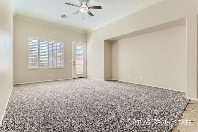 Foto del edificio - 8125 Chimney Bluff St