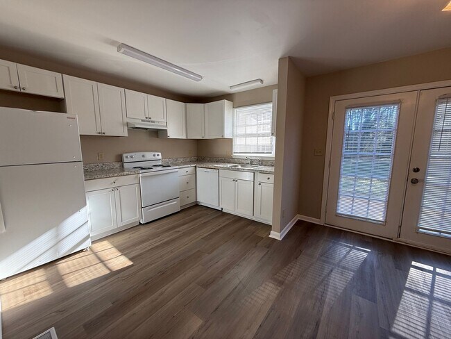 Building Photo - 100/102 Citation Ct