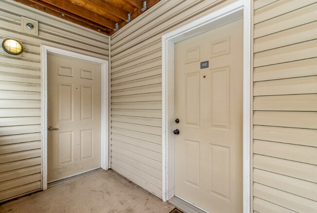 Foto del edificio - 12040 Bridgeport Way SW