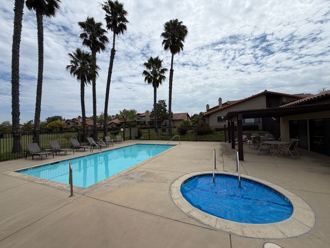 Foto del edificio - 4434 Radcliff Ln