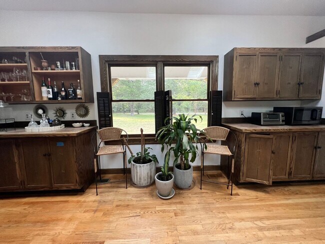 Building Photo - Modern Farmhouse on 6 Private Acres - Quie...