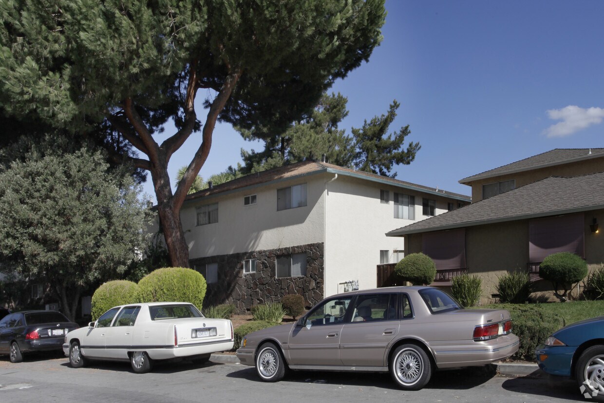Foto del edificio - 1122 Oakmont Dr