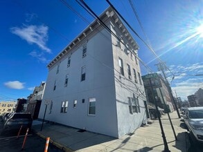 Building Photo - 2500 Adam Pl