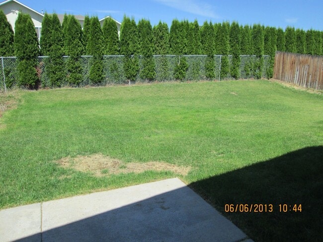 Building Photo - Non-Refundable & Security Deposit Total: $...
