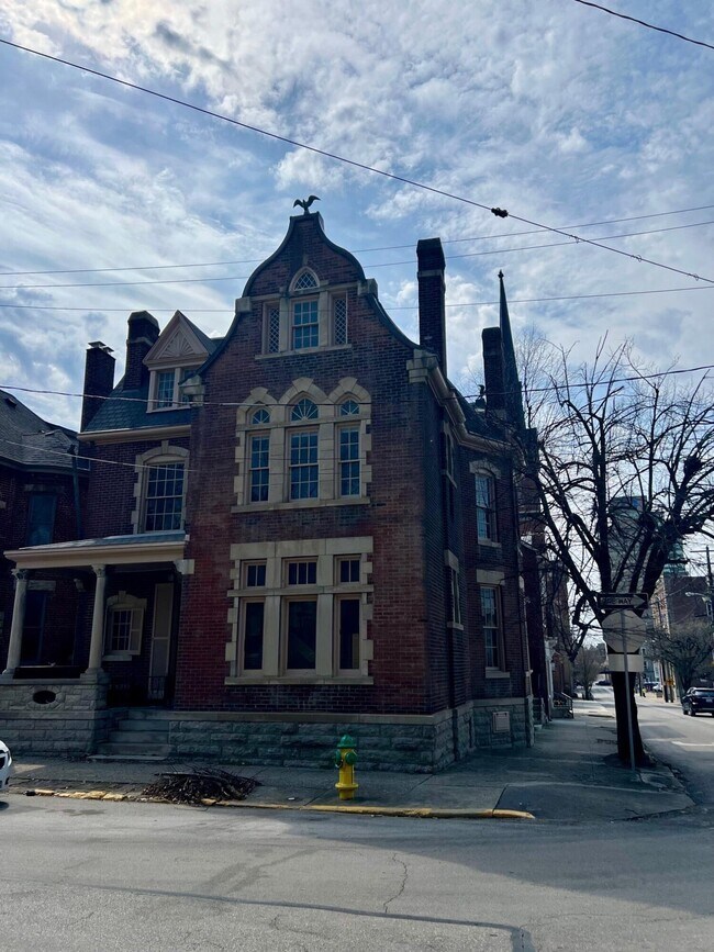 Building Photo - 238 W 2nd St