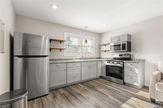 Photo - 341 Main St Apartment