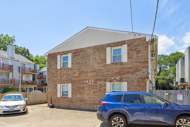 Building Photo - East Ovean View