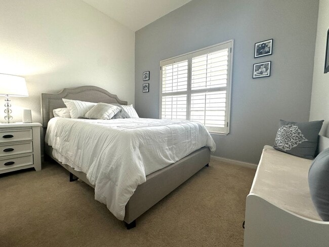 Building Photo - Gorgeous 2 Bed, 2 Bath Duet in Summerset II 55+ Community