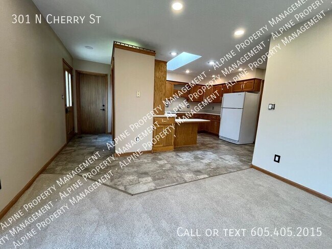 Foto del edificio - 301 N Cherry St
