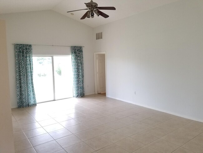 Building Photo - 538 SW Indian Key Dr