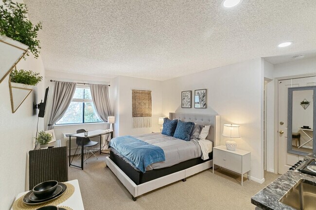 Building Photo - 6380 S Boston St