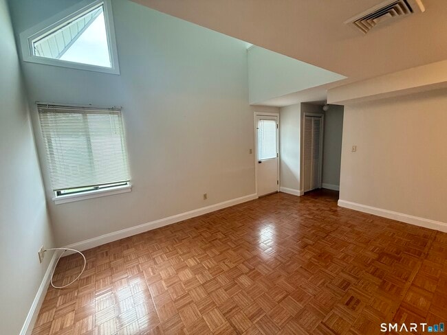 Building Photo - 105 Tremont Ave