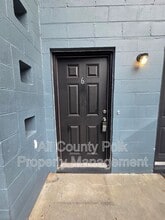 Building Photo - 936 E Lime St