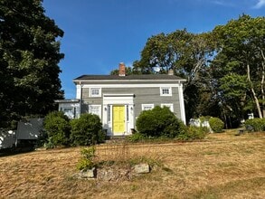 Building Photo - 33 E Pattagansett Rd