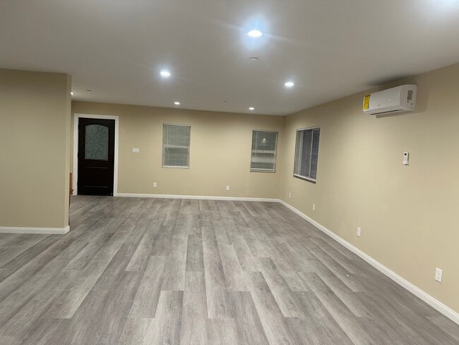 Foto del edificio - 1542 S Towne Ave