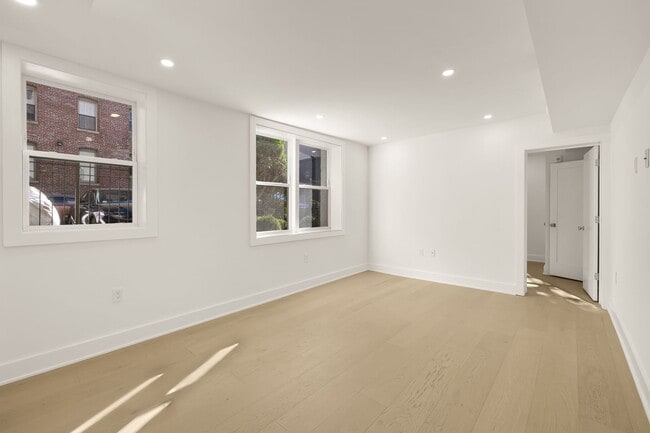 Interior Photo - The Windsor - Kalorama