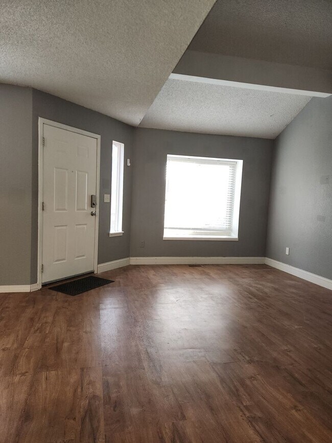 Building Photo - Wonderful townhome unit in Arvada!