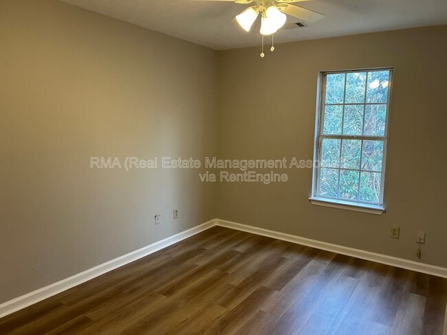 Foto del edificio - 819 E Solomon St