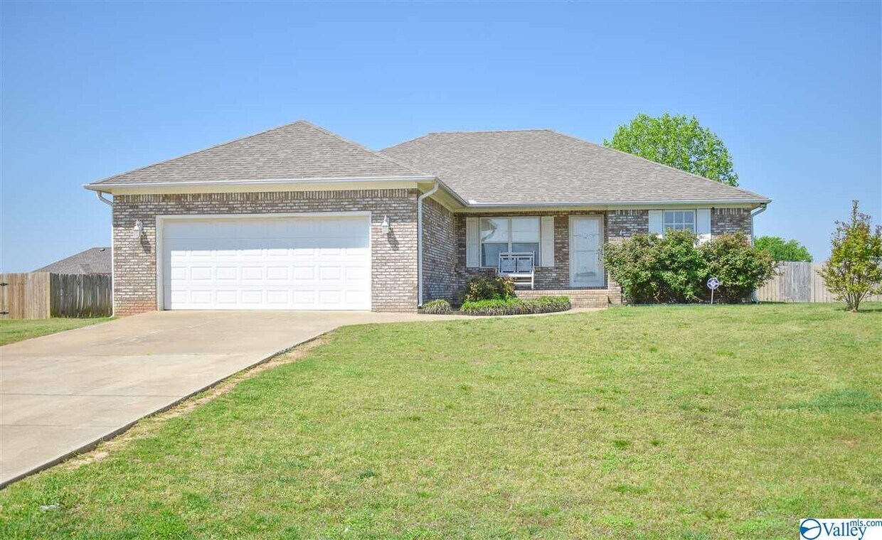 18201 Menefee Rd, Athens, AL 35613 House Rental in Athens, AL