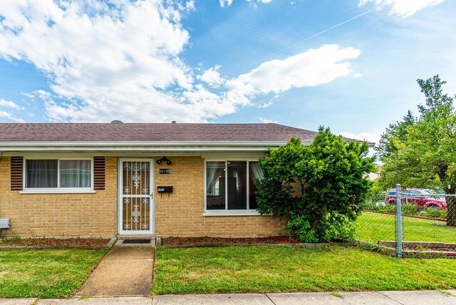 Building Photo - 9415 Sumac Rd