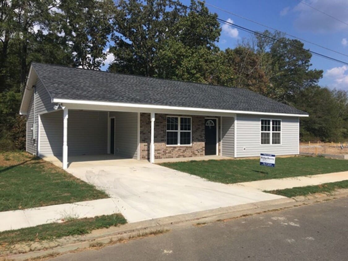 Primary Photo - 3/2 House in West Rome $1,295