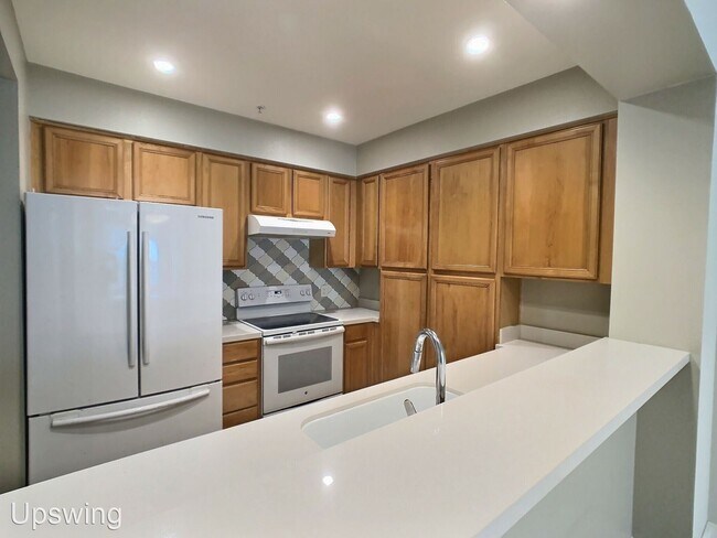 Building Photo - 1 br, 1 bath House - 427 N. 2nd St., #109