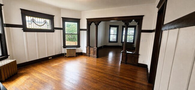 Foto del edificio - 608 S Grove Ave