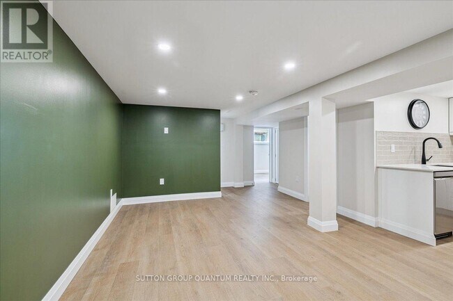 Building Photo - 18 Pleasant Ave