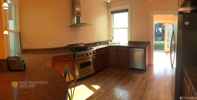 Building Photo - 46 Oakwood St