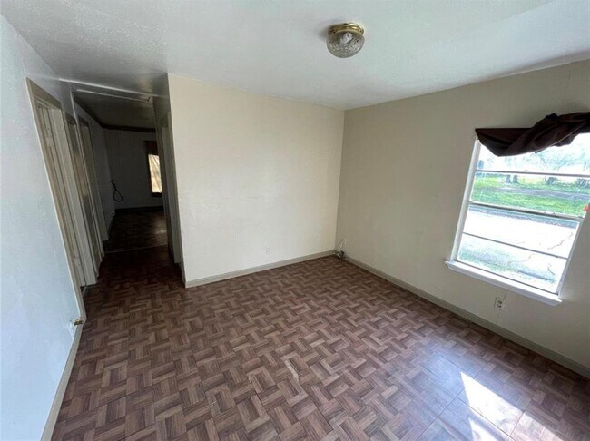 Photo - 3202 Hinton Blvd Apartment