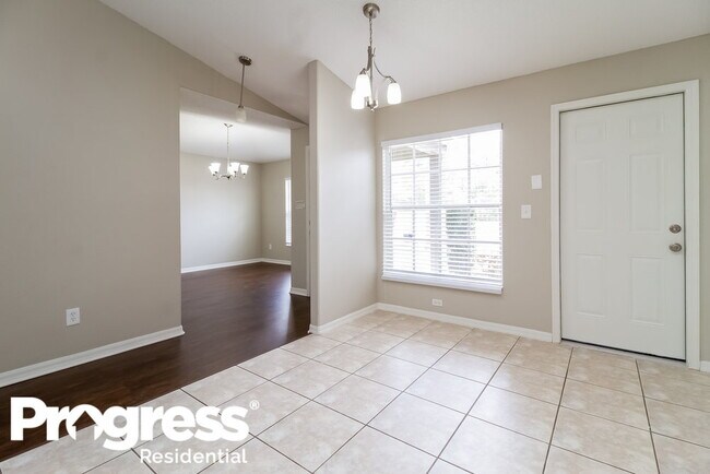 Building Photo - 2107 Fennell St