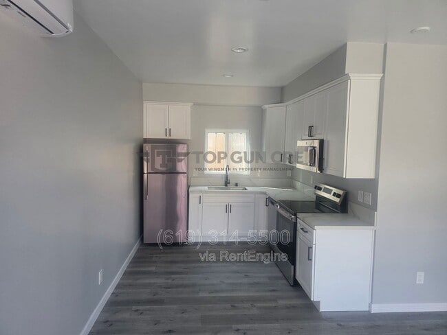 Foto del edificio - 4862 Fond Du Lac Ct