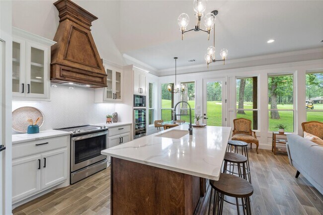 Building Photo - 243 Hide-A-Away Dr