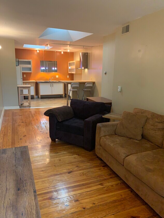 1238 Turner St Unit Apt 4, Lansing, MI 48906 Apartments in Lansing