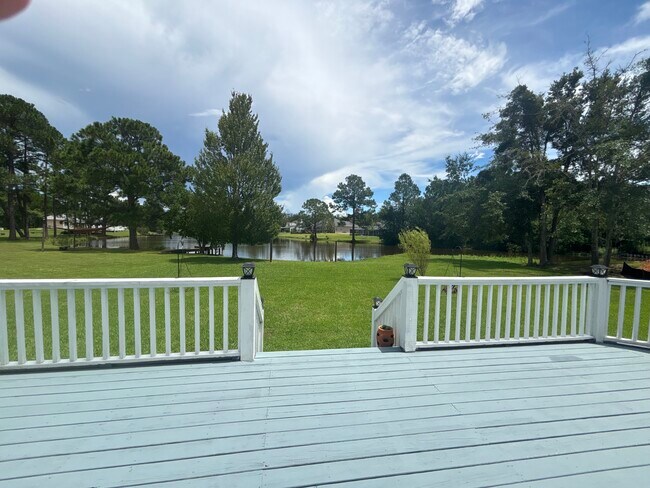 Foto del edificio - 7432 San Ramon Dr