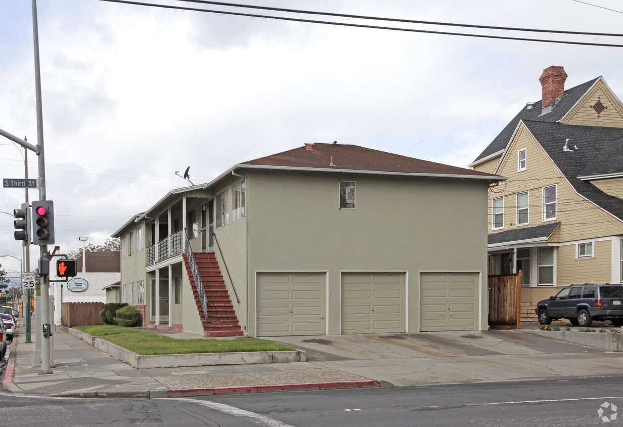 Building Photo - 91 E Virginia St